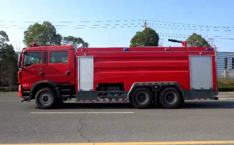 豪沃12噸泡沫消防車