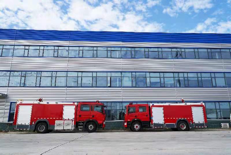 國六重汽8方水罐消防車