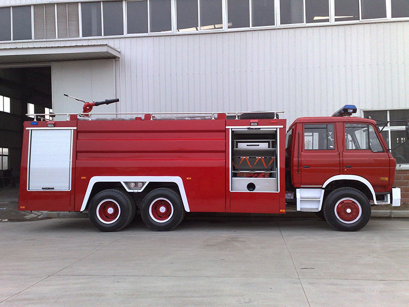 東風(fēng)1208泡沫消防車(chē)