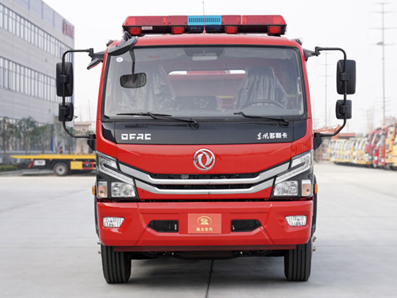 3.5方多利卡水罐消防車