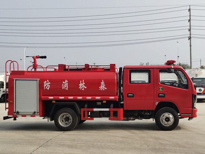 瑞力4噸消防灑水車