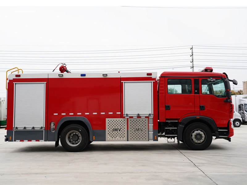 晶馬豪沃8噸水罐消防車（常壓泵）