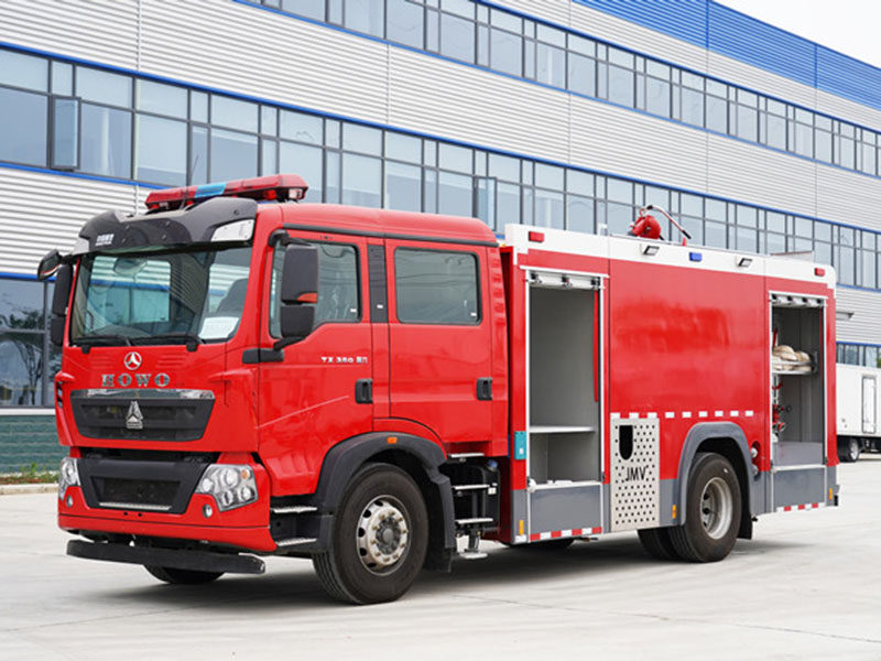 晶馬豪沃8噸水罐消防車（常壓泵）