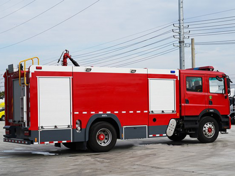 晶馬D9-7噸泡沫消防車(chē)