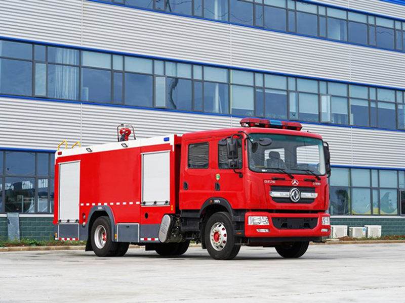 晶馬D9-7噸泡沫消防車(chē)