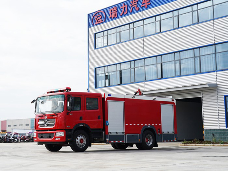 晶馬D9-7噸泡沫消防車(chē)