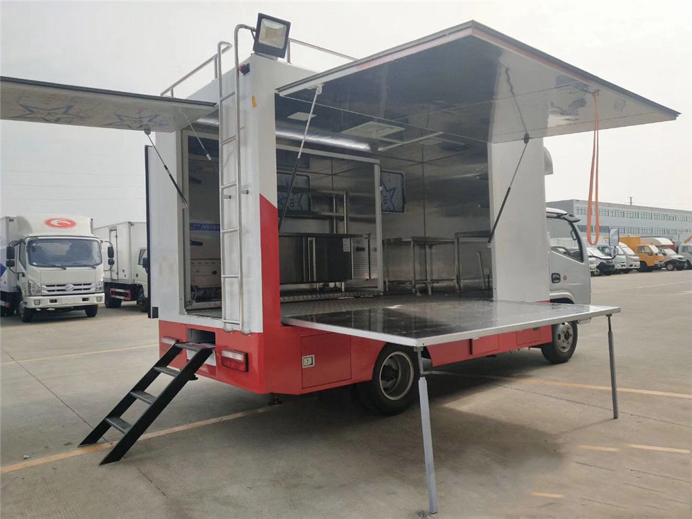 廂長4.2米東風D6 餐車