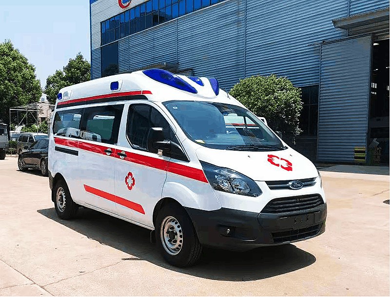 福特V362中軸中頂柴油版監(jiān)護(hù)型救護(hù)車(chē)